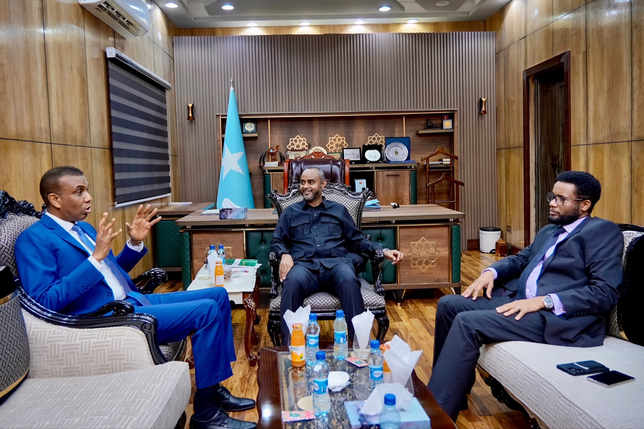 Speaker of the House, Prime Minister Discuss Strengthening Cooperation Between the Two Branches