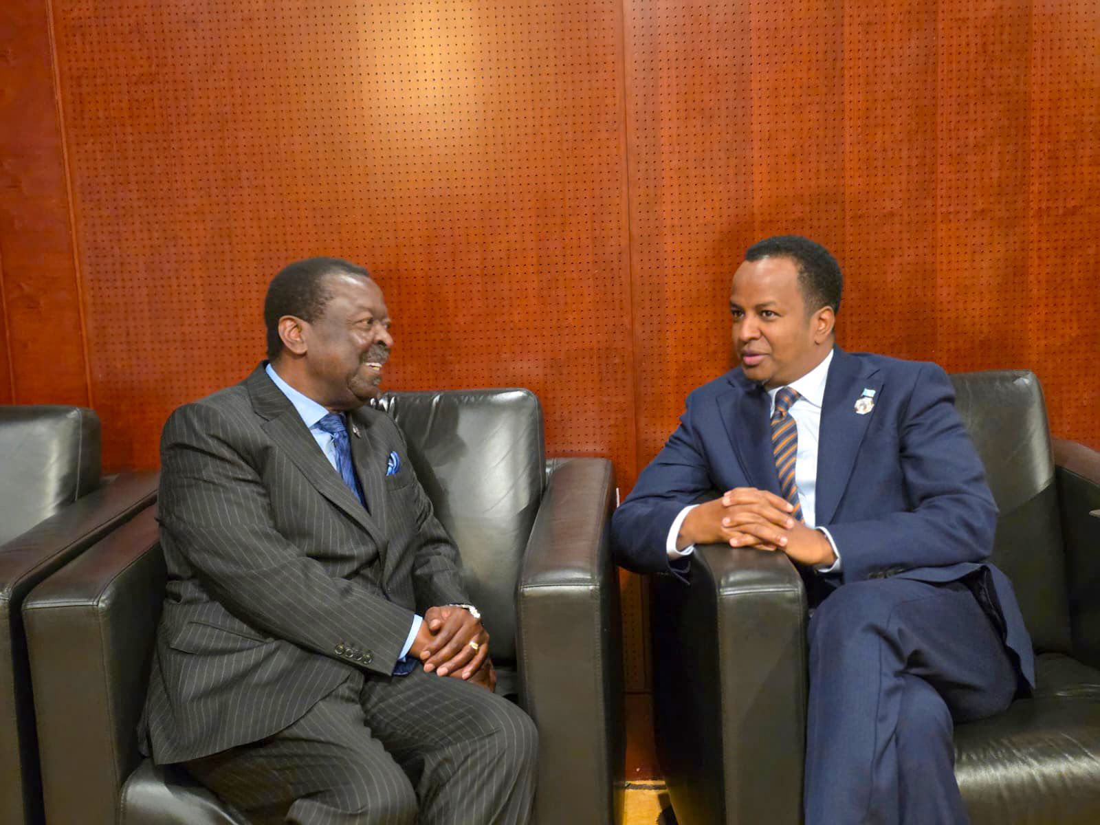 Dowladaha Soomaaliya iyo Kenya oo yeeshay kulan doceed
