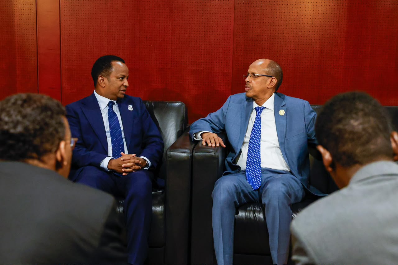 Wasiirka Wasaaradda Arrimaha Dibadda oo Kulan La qaatay Guddoomiyaha Guddiga Midowga Afrika